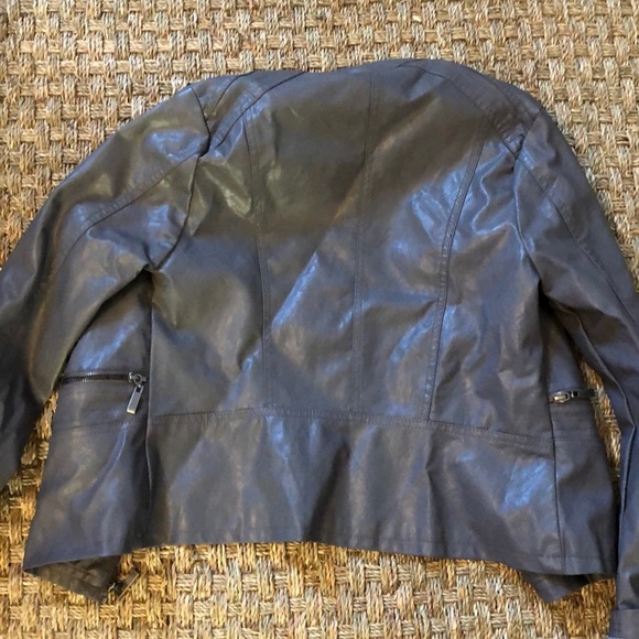 Gray leather jacket - Picture 5 of 5